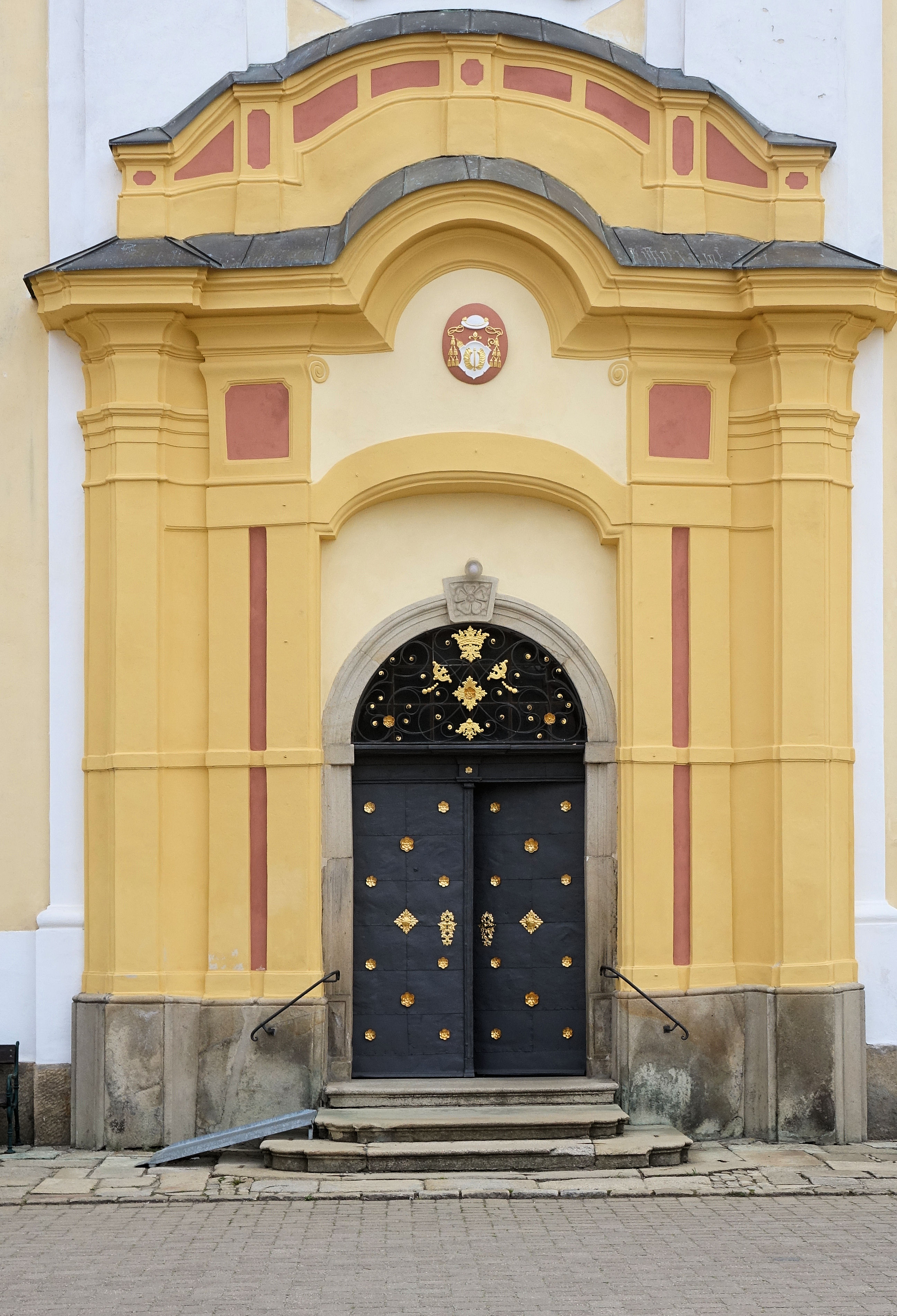 Kostel sv. Petra a Pavla v Nové Říši - vstup do kostela