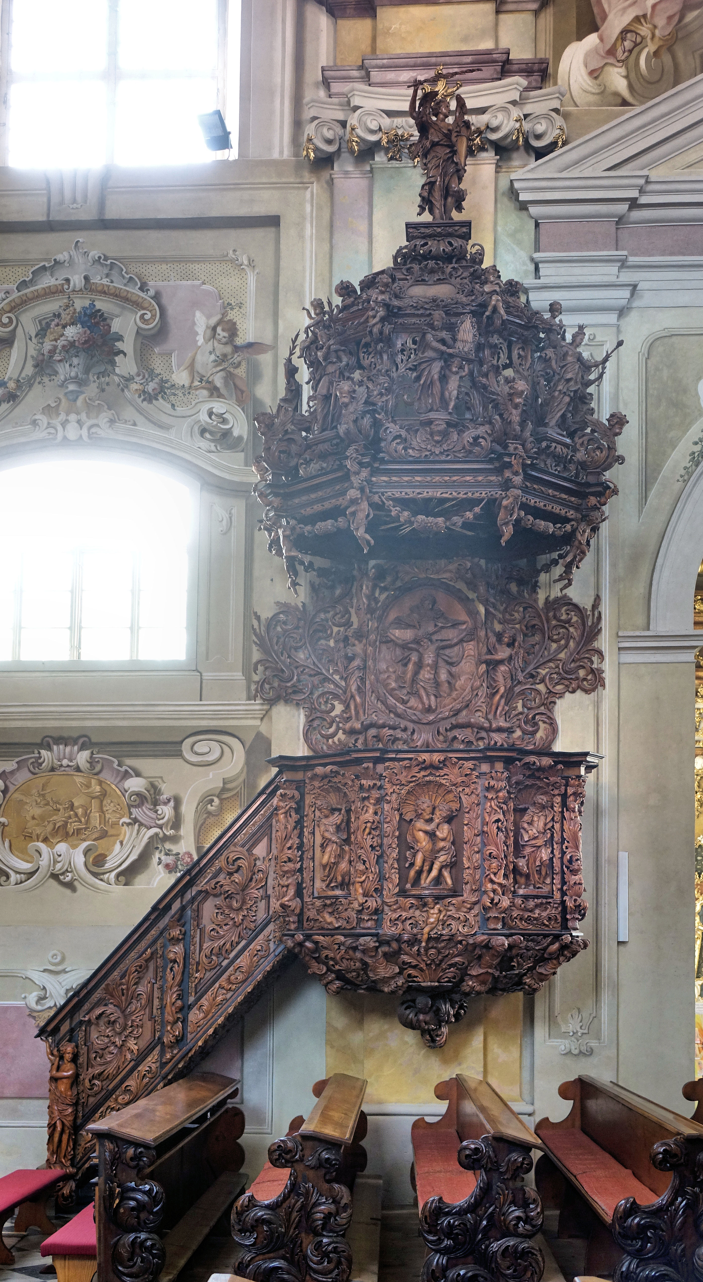 Kostel sv. Petra a Pavla v Nové Říši - interiér, kazatelna