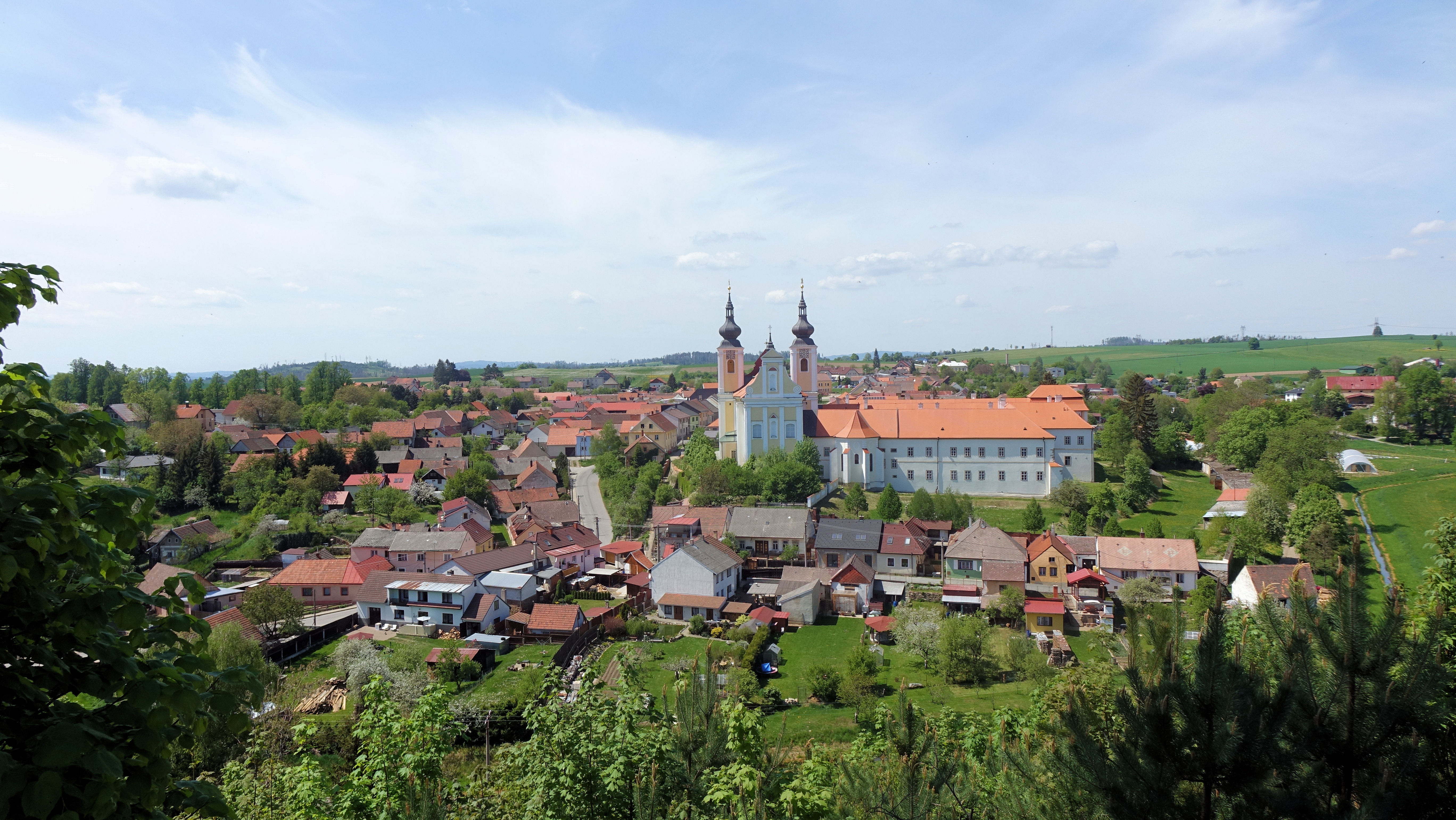 Klášter a dolní část Nové Říše - pohled od východu