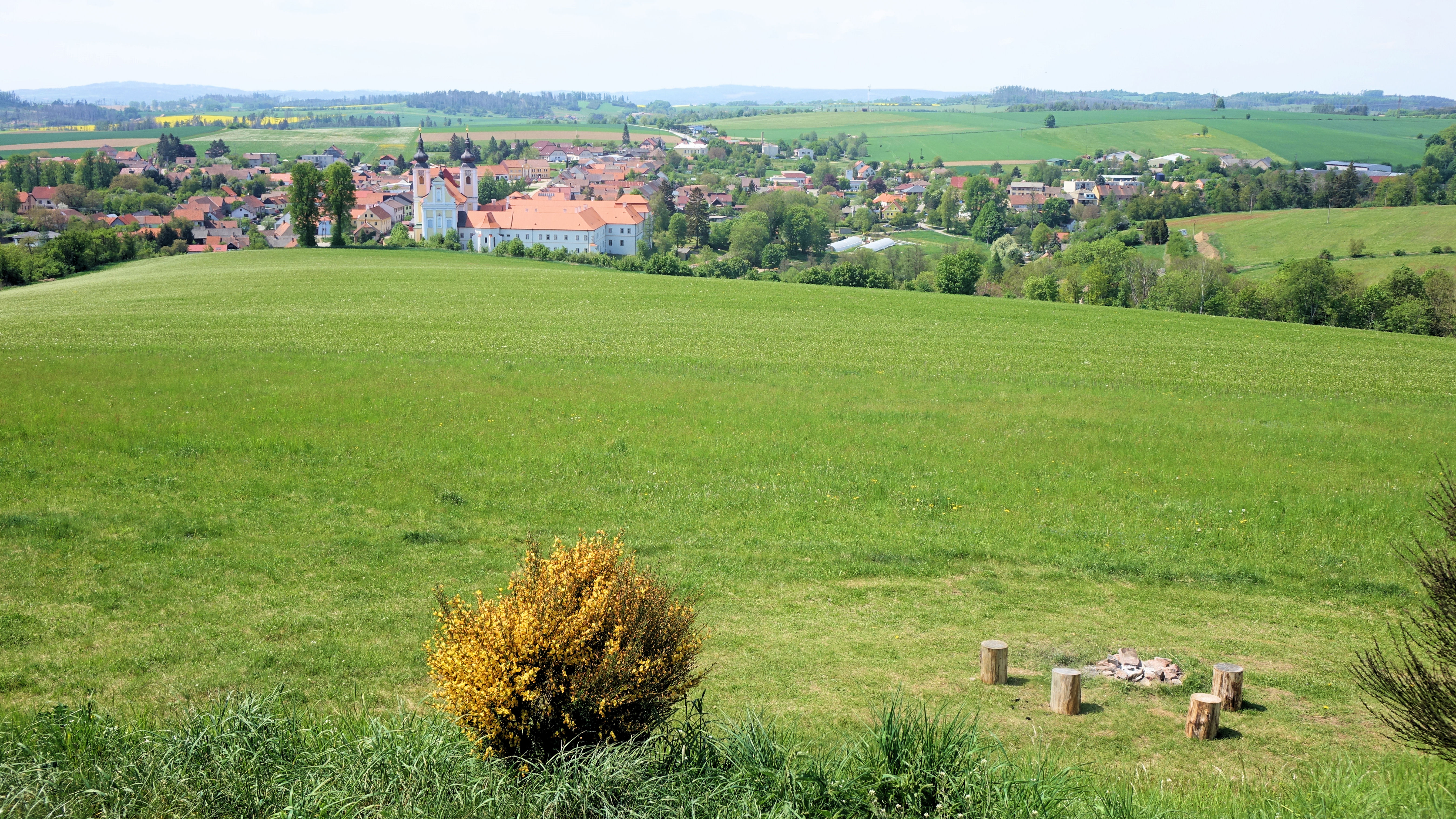 Klášter Nová Říše - pohled od východu (ze Spravedlnosti)