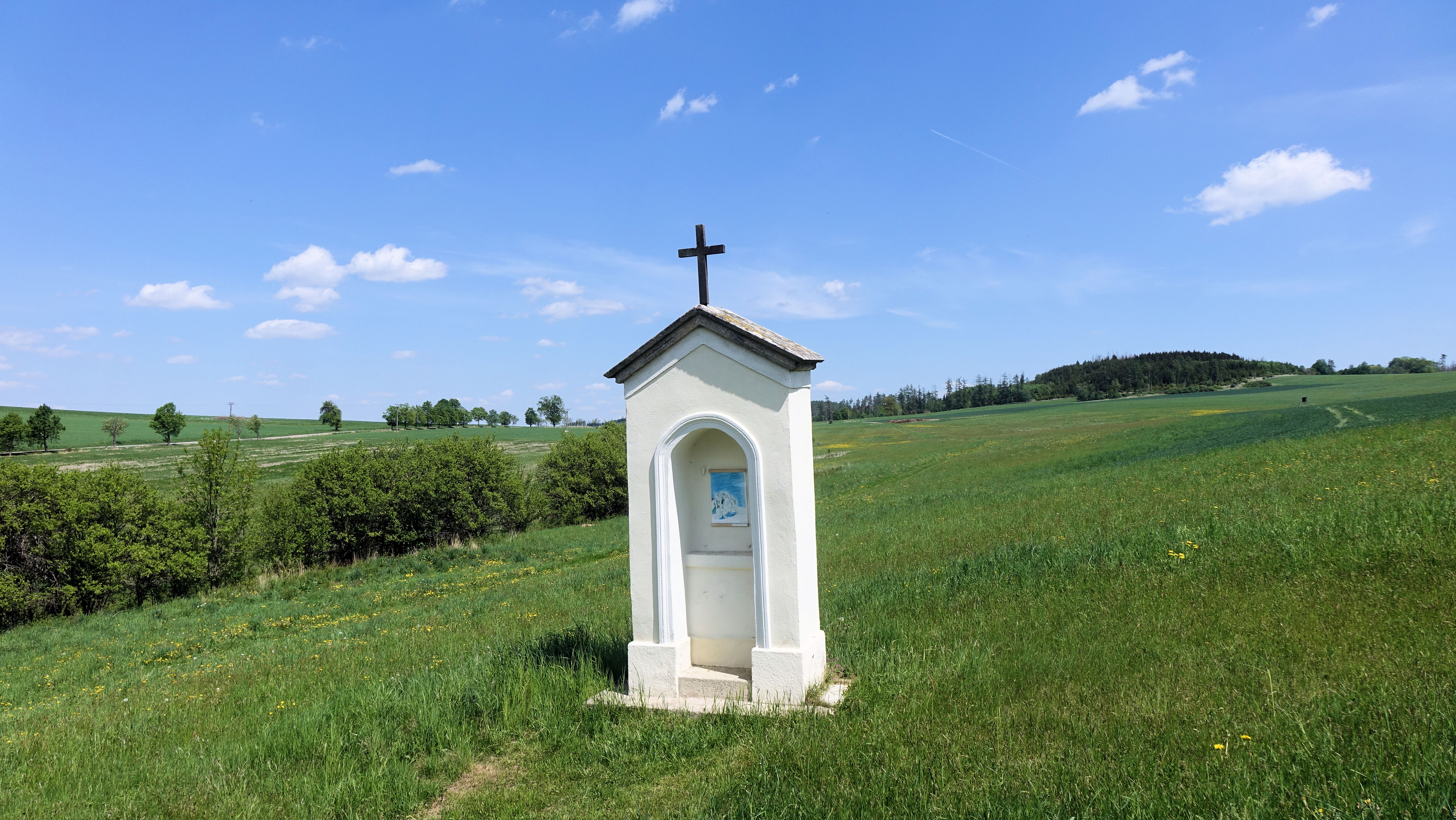 Zastavení křížové cesty vedoucí na vrch Spravedlnost nad Novou Říší