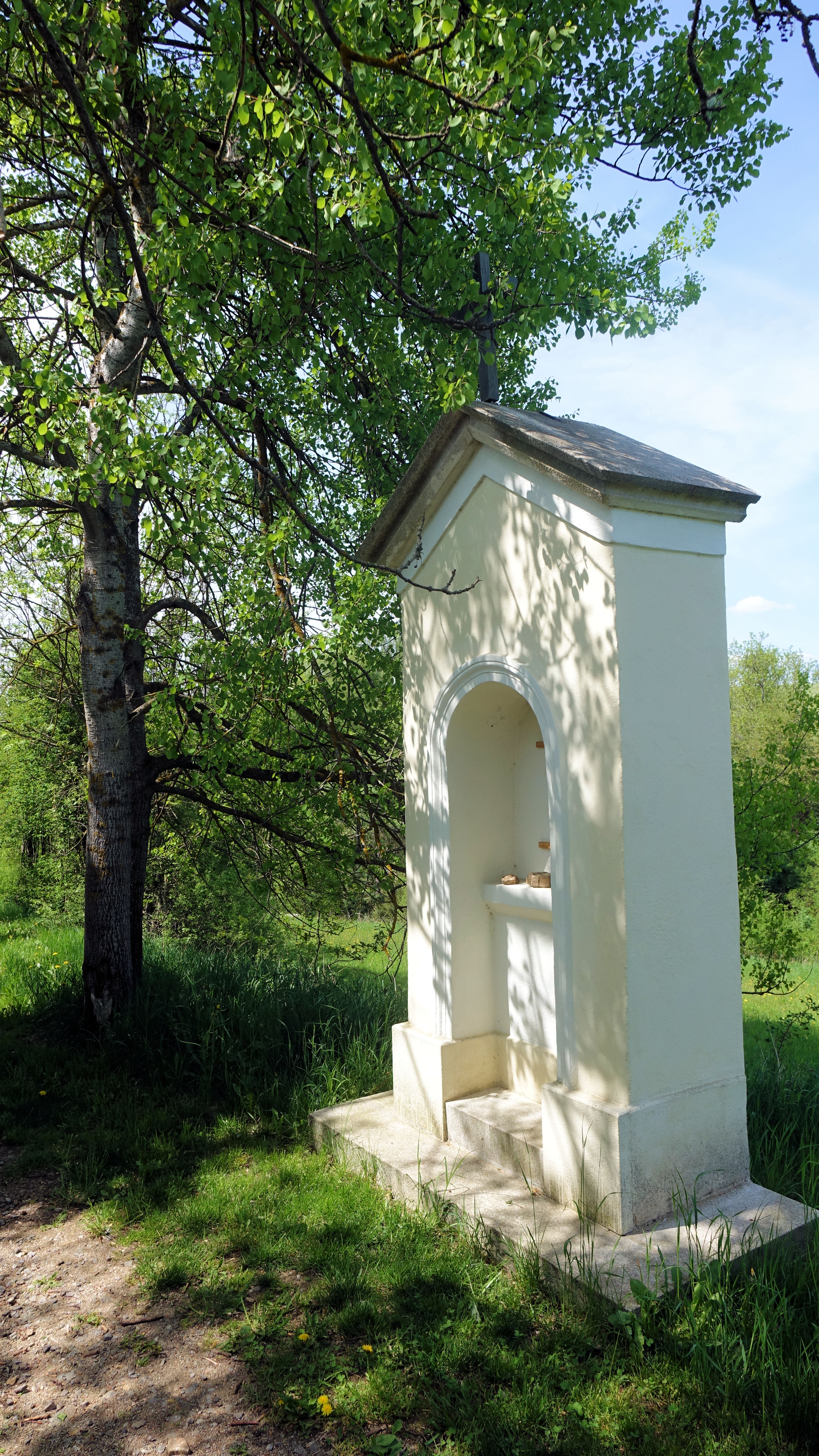 Zastavení křížové cesty vedoucí na vrch Spravedlnost nad Novou Říší